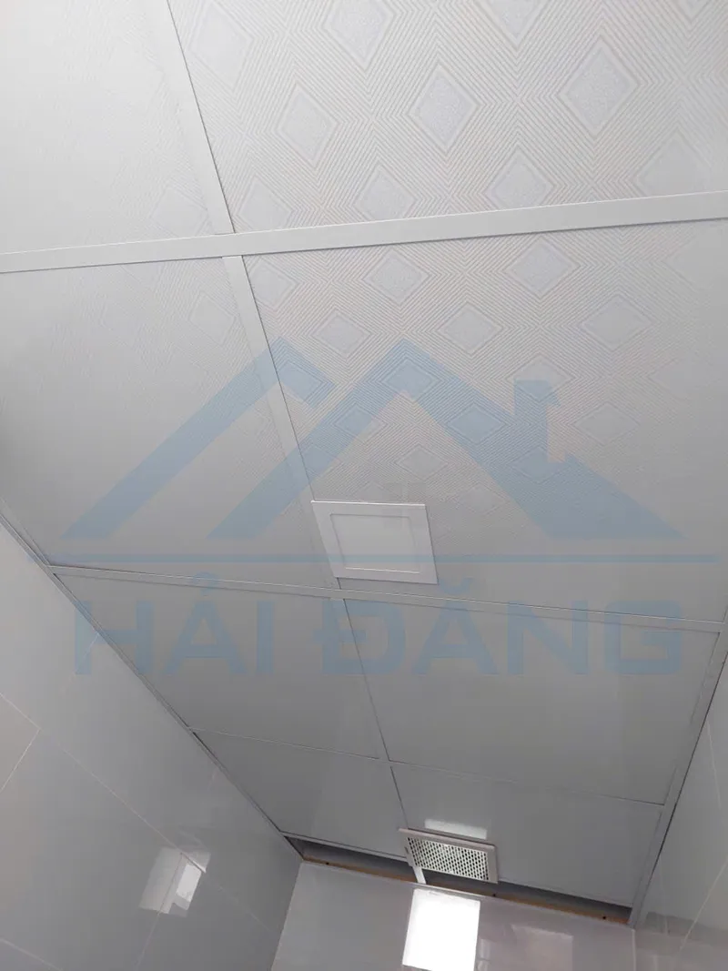 Mẫu trần nhựa thả nhà vệ sinh, nhà tắm