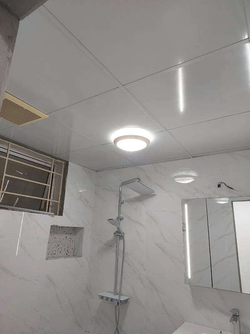 Ưu điểm của trần thạch cao thả nhà vệ sinh