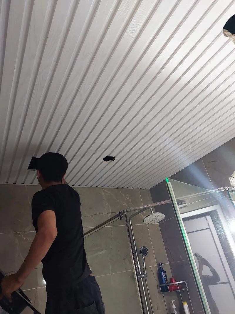 Trần nhựa lam sóng nhà vệ sinh