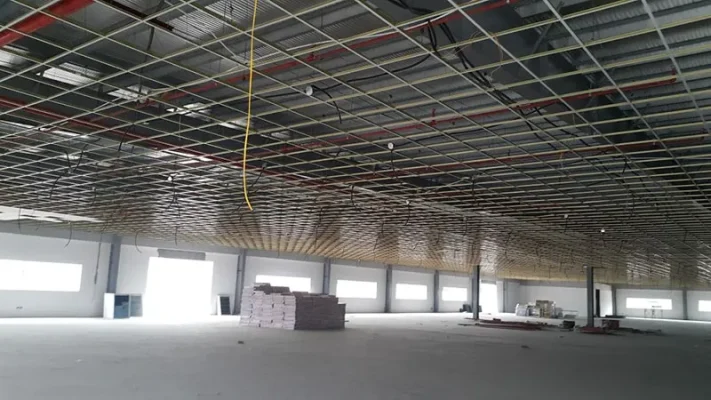Mặt bằng thi công trần thạch cao thả nhà xưởng