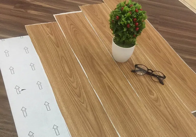 Sàn nhựa dán giá rẻ