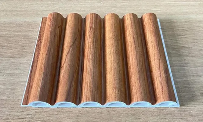 Tấm nhựa lam sóng cong
